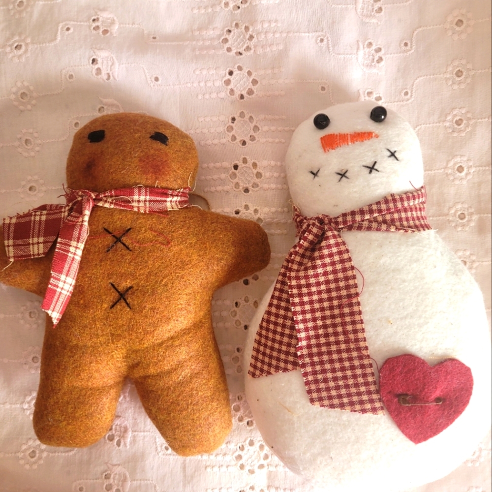 Primitive gingerbread man and snowman